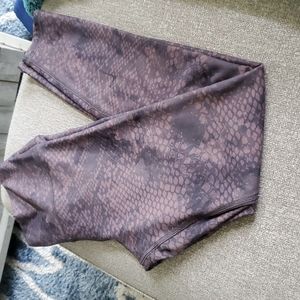 Savvi Opal Leggings size medium